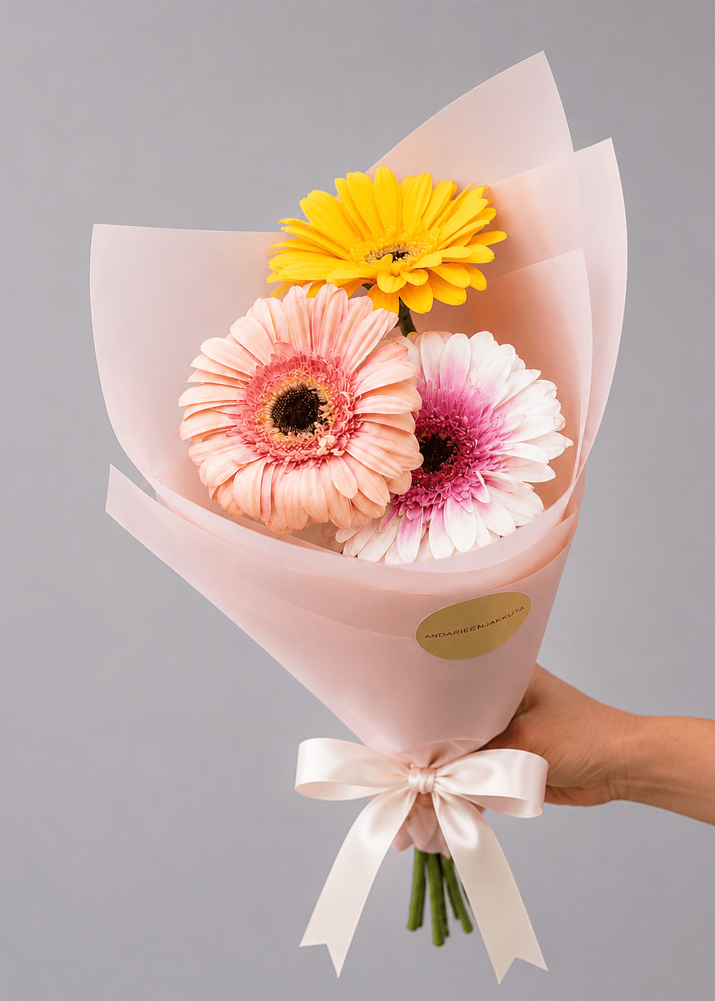 Ramo 3 gerberas - JAZMÍN Y BERGAMOTA