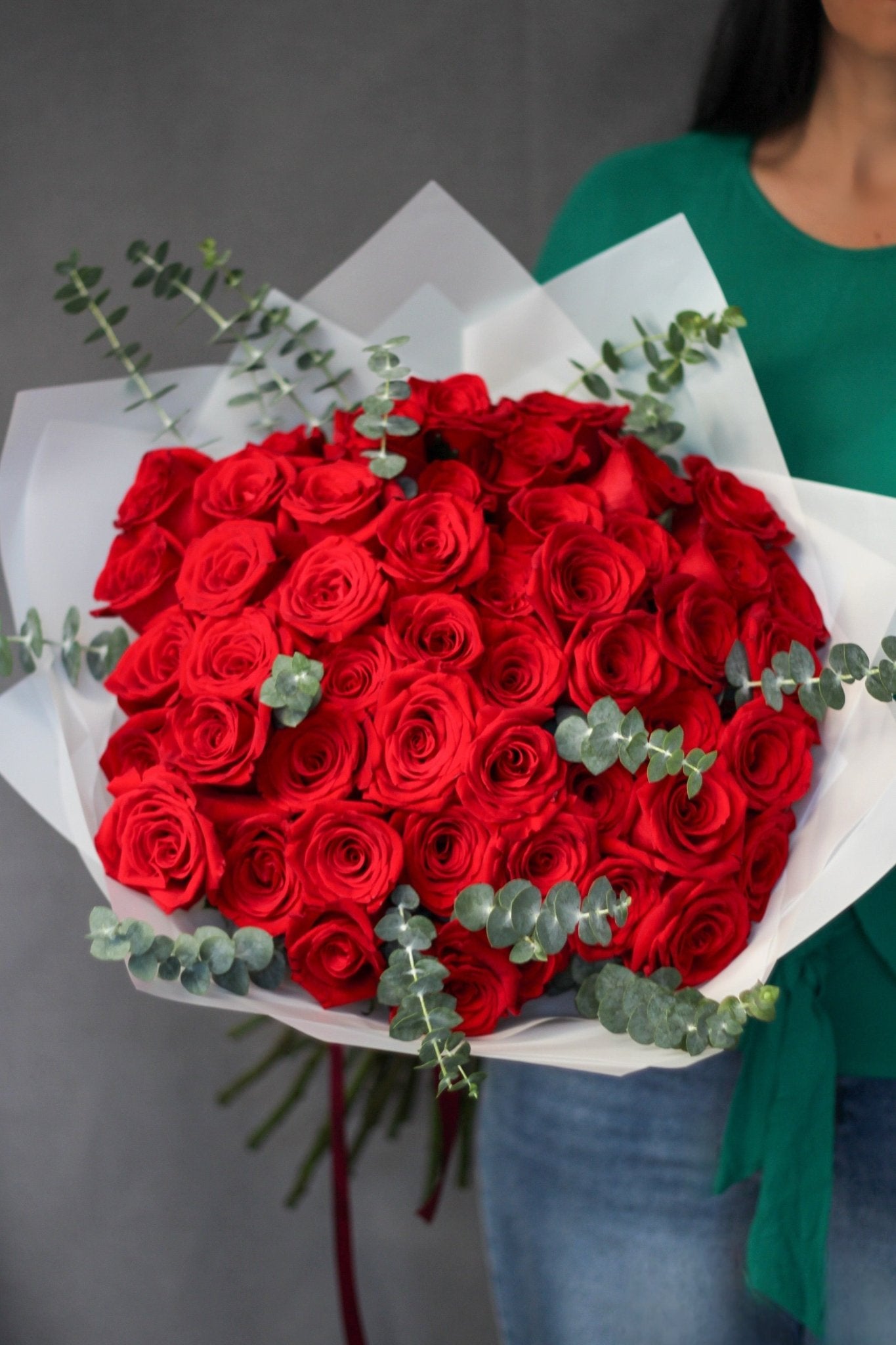 RAMO 50 ROSAS Y EUCALIPTO - JAZMÍN Y BERGAMOTA